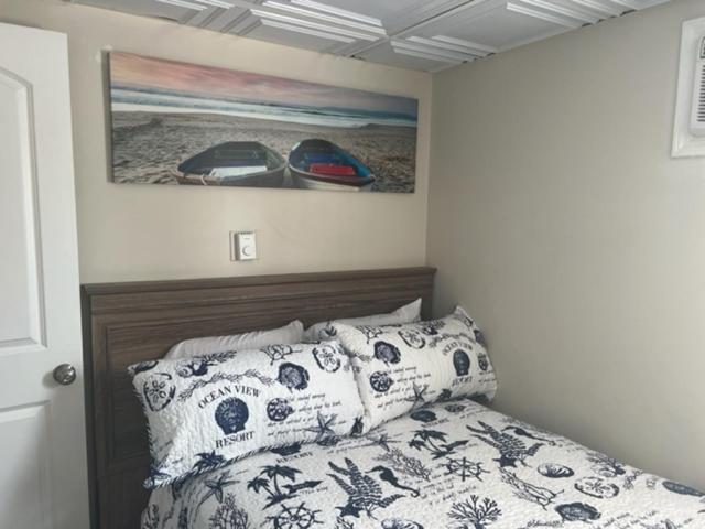 The Beachside Sylvan Beach Экстерьер фото