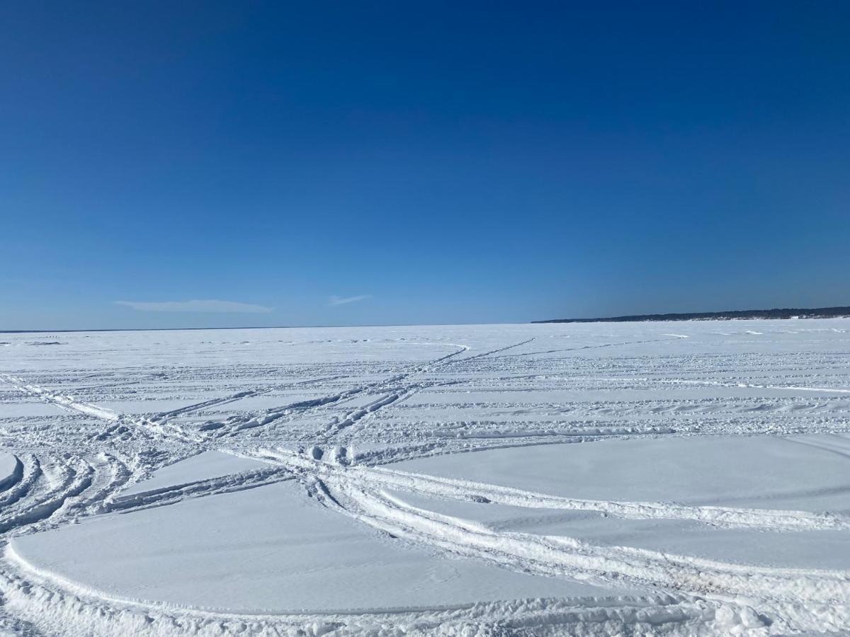 The Beachside Sylvan Beach Экстерьер фото